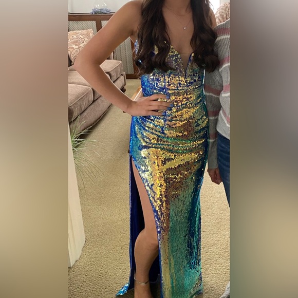 Sequin Fit & Flare Prom Gown with V-Neck Open Lace Up Corset Back & Leg Slit - Picture 2 of 3